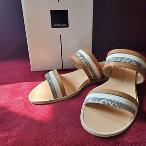 Dolce Vita Pais Sandal